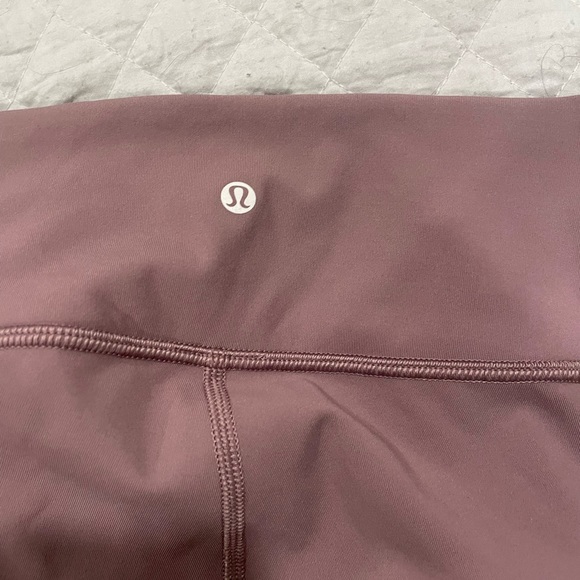 Rose Lululemon legging. Size 6 with scrunch detail on ankle. - Picture 3 of 5